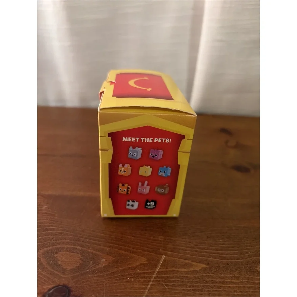 NEW McDonalds Happy Meal Roblox‎ Pet Simulator Toy 2 Mystery Pet Chick